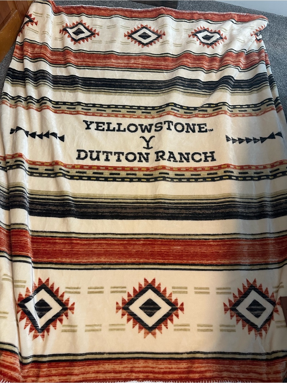 Yellowstone Dutton Ranch Navajo-Style Throw Blanket - Cream, Rust, Black Western